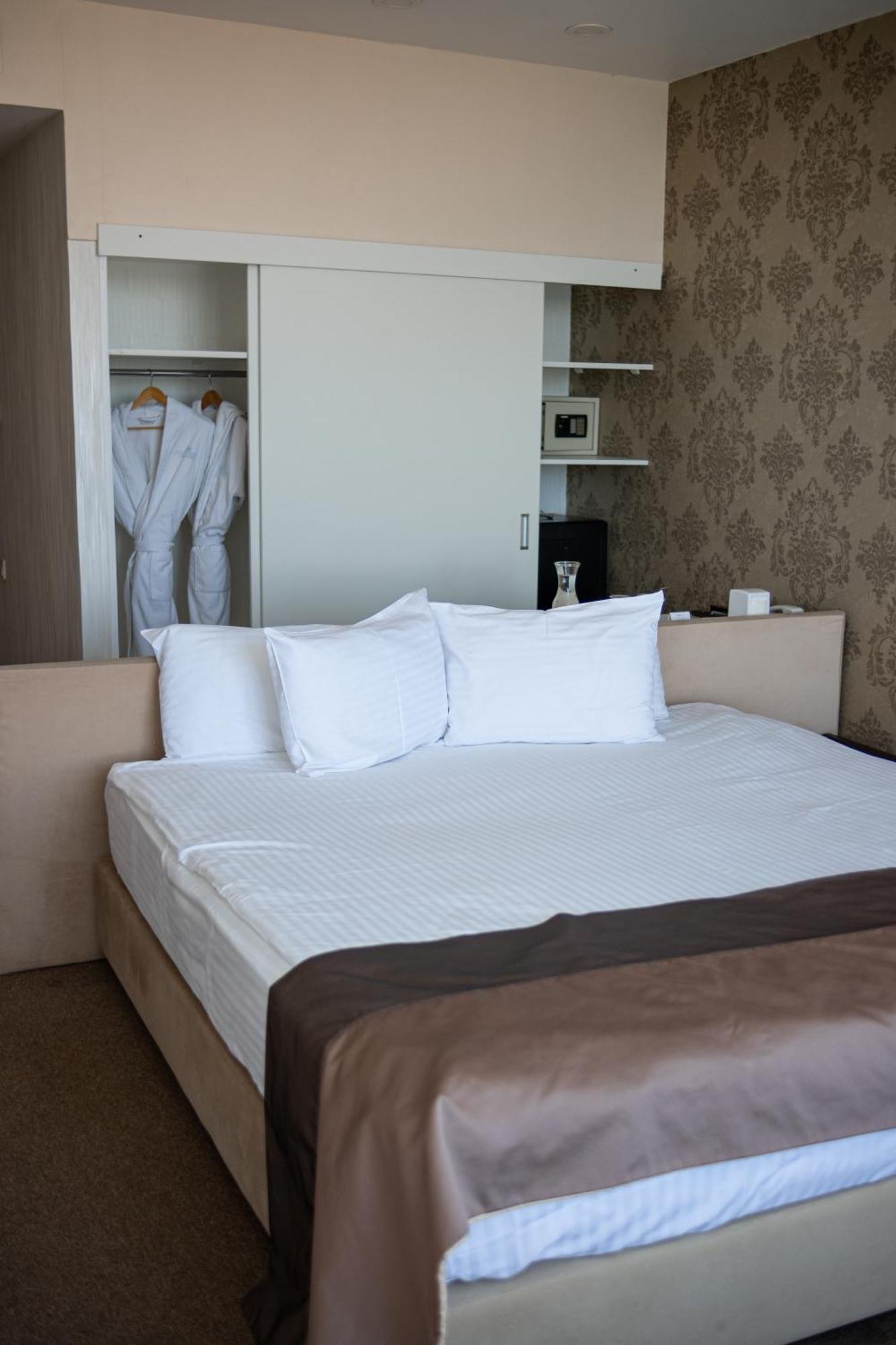 Boutique Hotel Portofino Одеса Екстериор снимка